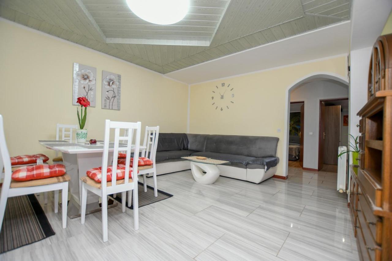 Apartments Katja Porec Exterior photo