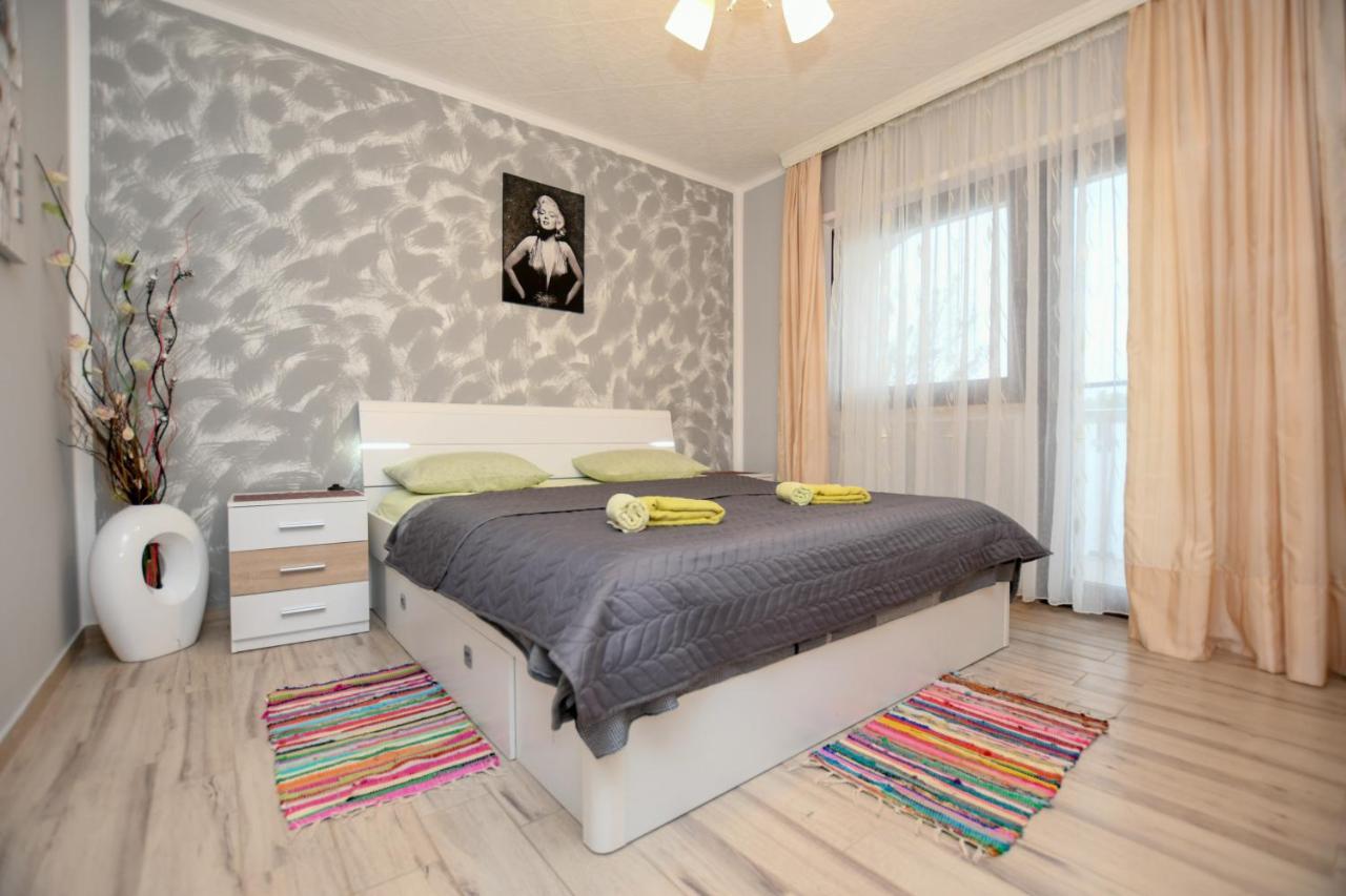 Apartments Katja Porec Exterior photo